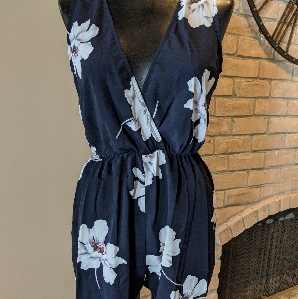 Illa Illa Floral Romper- Medium